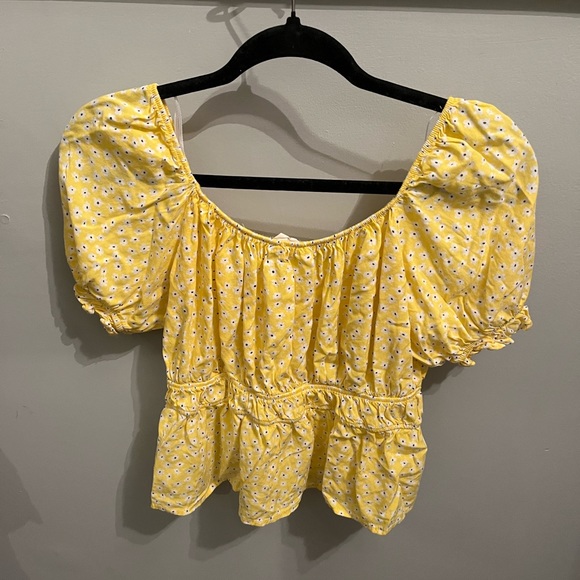 Summer Aeropostale yellow top white flowers size medium womens - Picture 2 of 5